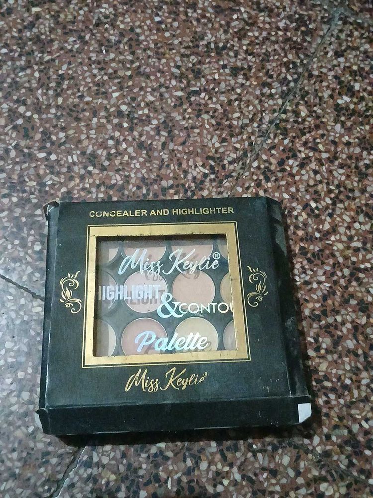 Miss Keylie Highlight &amp; Contour Palette