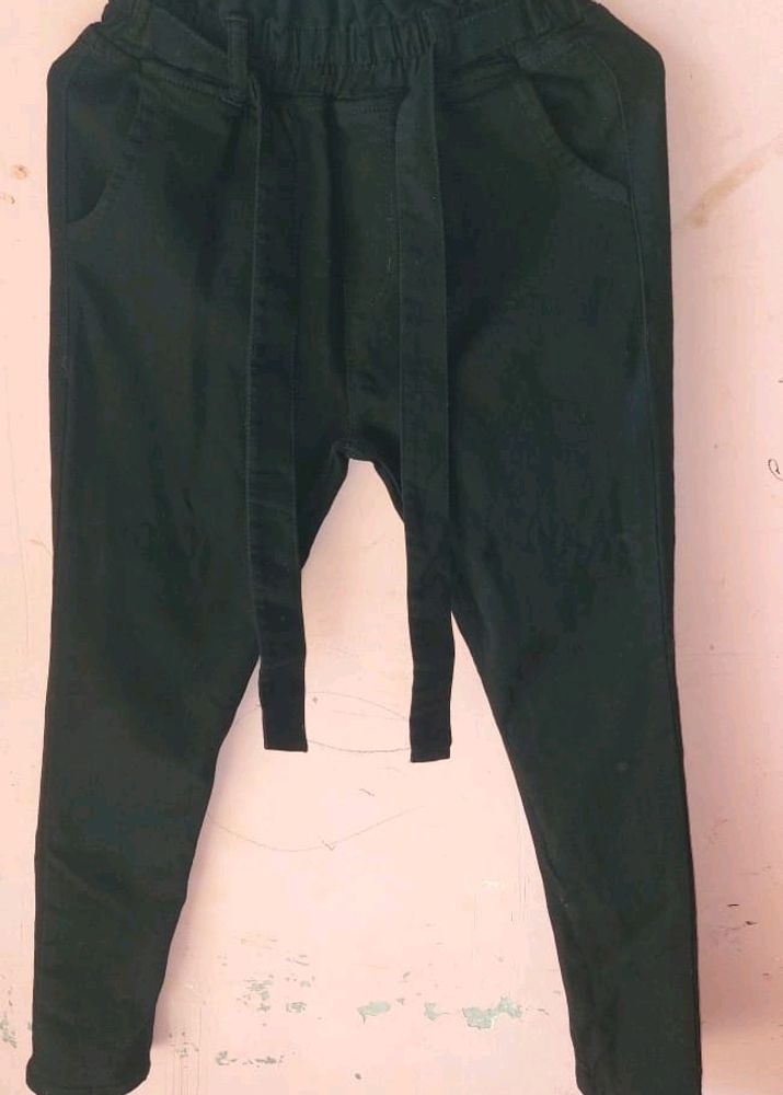 Black Knot Jeans