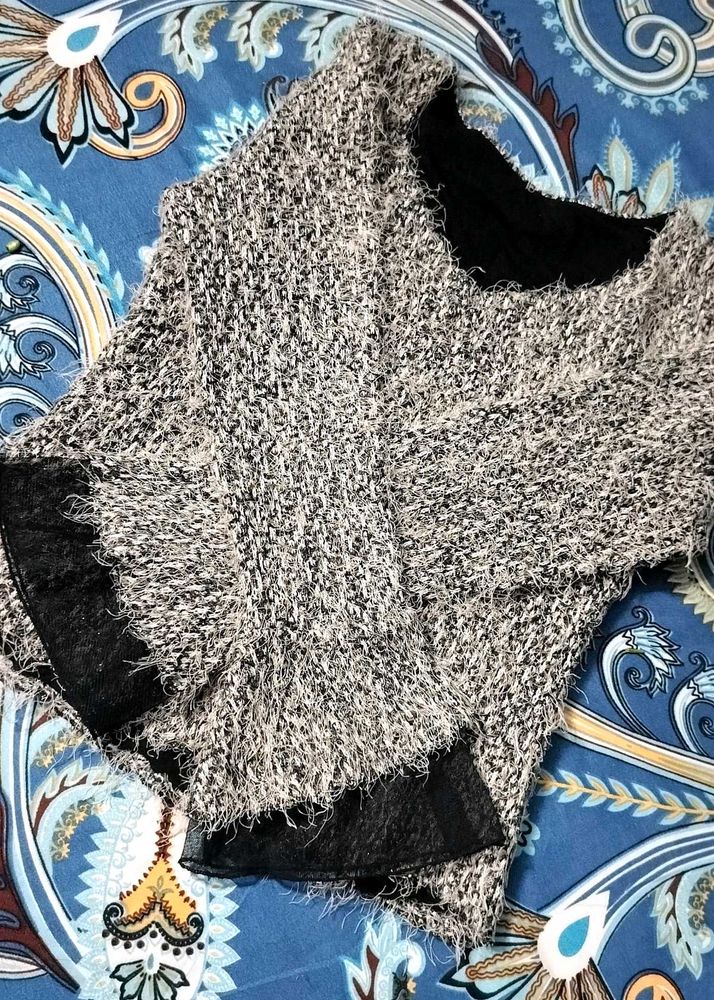 FLUFFY KNIT SWEATER 🩶