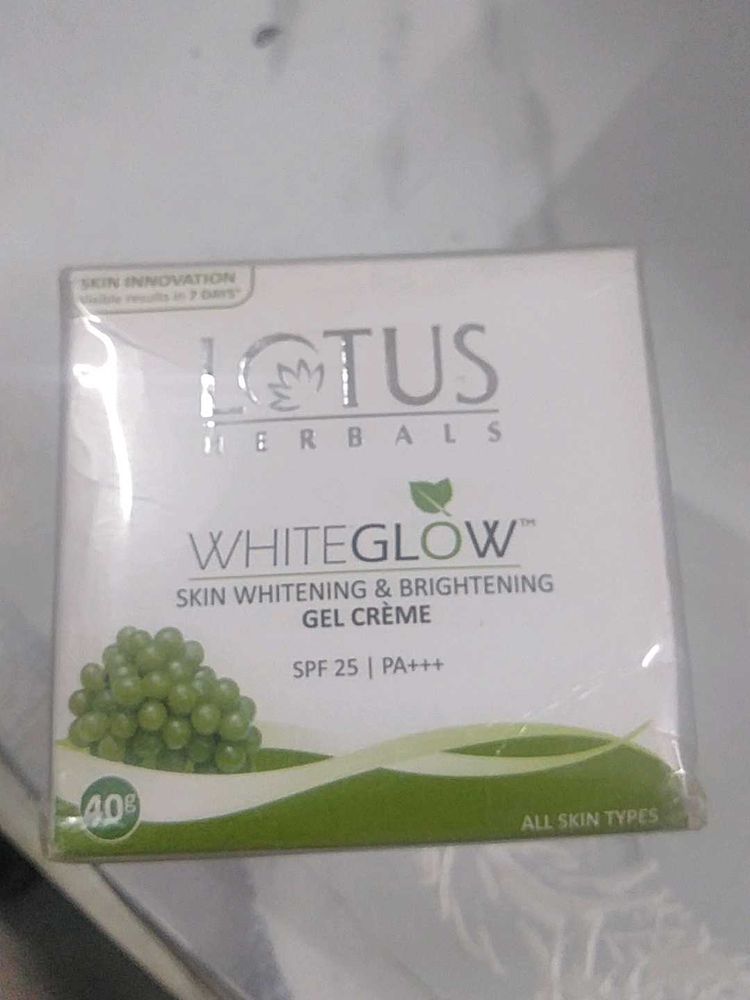 Lotus Herbals Whiteglow Gel Creme