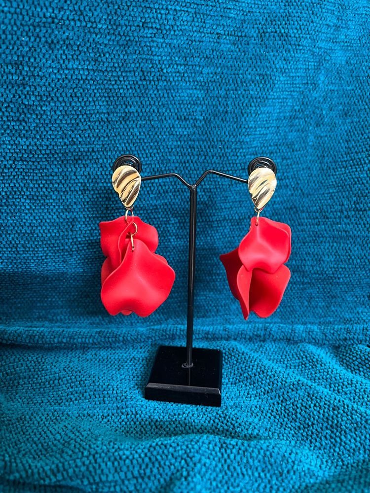 ‼️RED PETTAL DROP EARRING ‼️