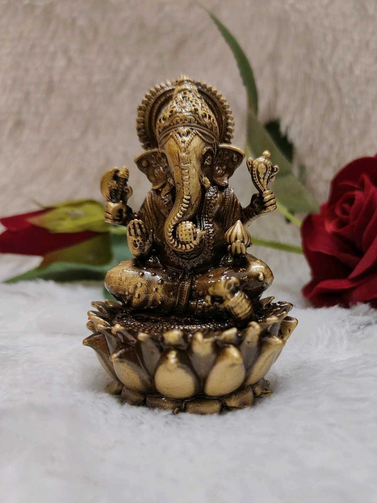 Ganesh Ji With Singhasan