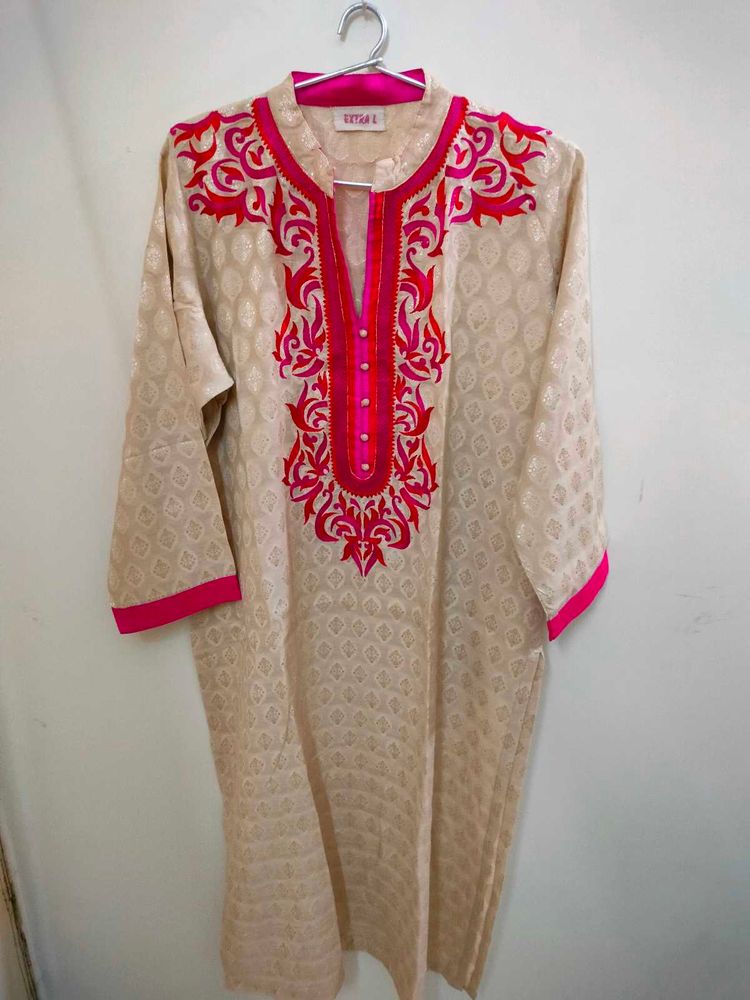 Elegant Embroidered Kurta (XXL)