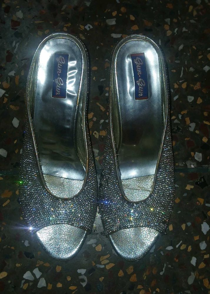 Sparkly Silver Heels✨️