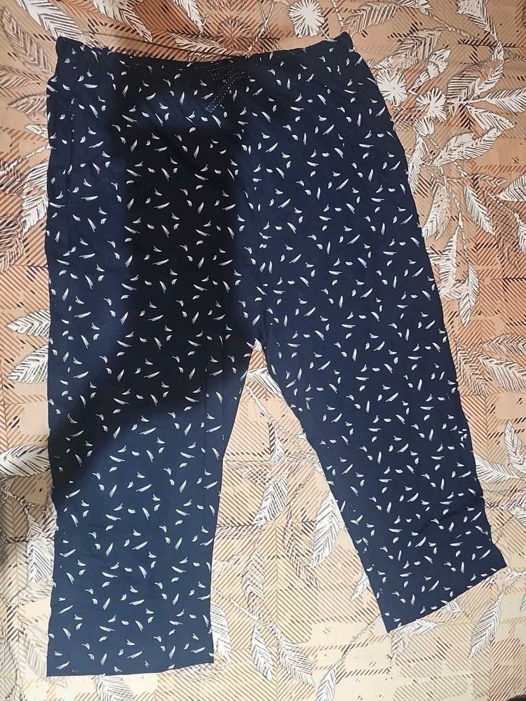 Printed Capri Pants