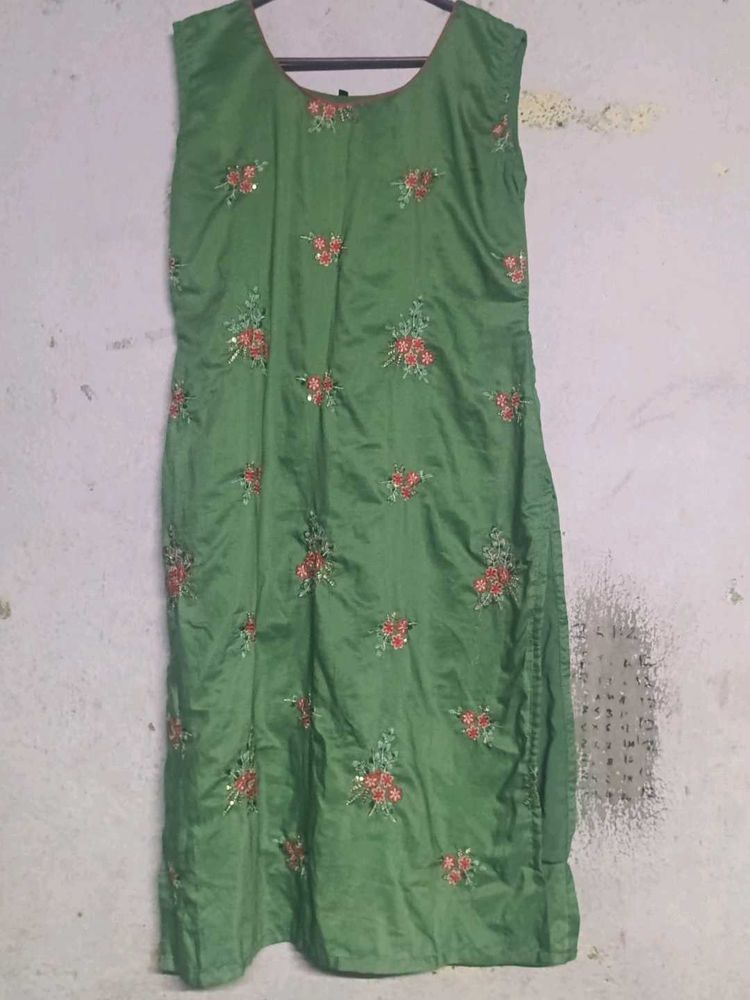 Green Embroidered Kurta