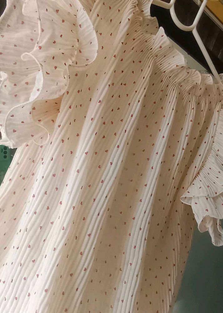 Chic Heart Print Ruffle Top