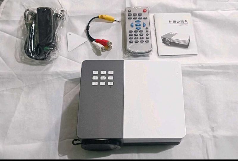 LED Mini Projector for Business &amp; Education