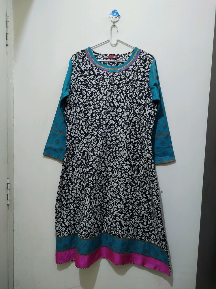 Shree Floral Print Kurta In Black White