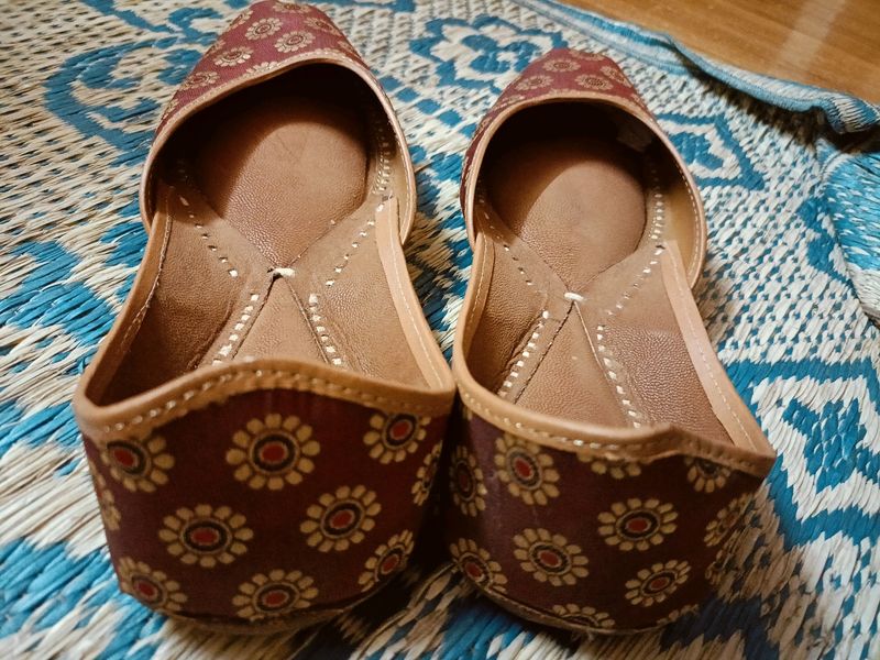 NEW UNUSED Hand Crafted Pure Leather Brocade Jutti