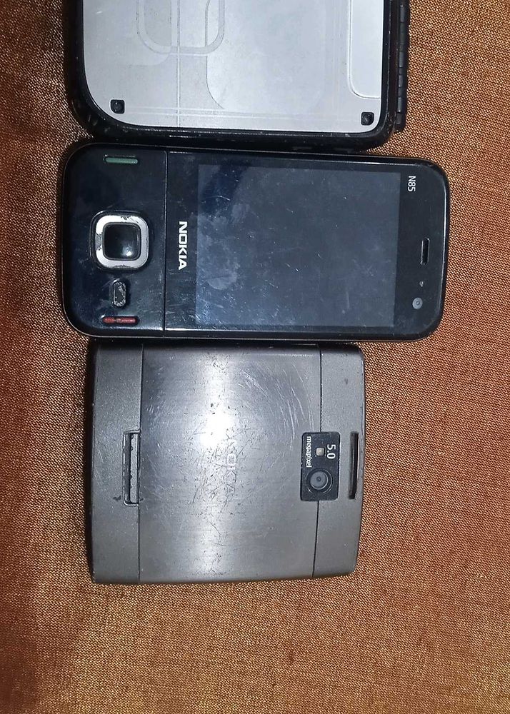 Combo 3 Nokia mobiles