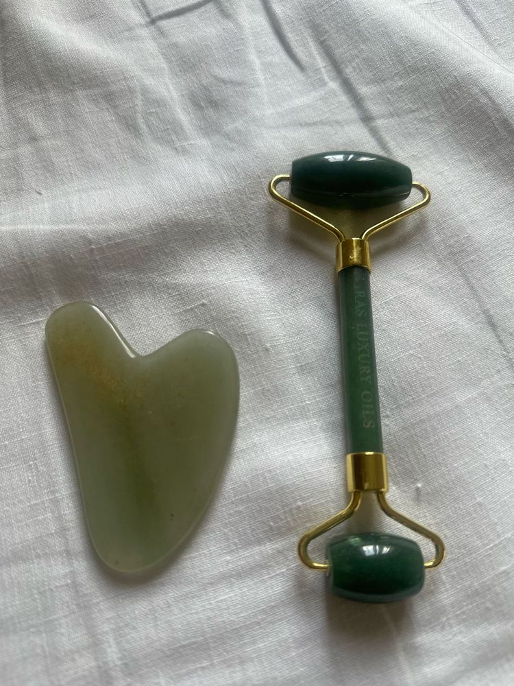 Ras Luxury oils Jade Roller &amp; Gua Sha Set