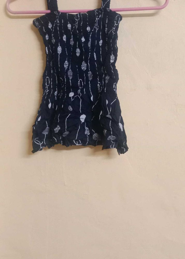 Crop Top On Brust It Is Stretchable