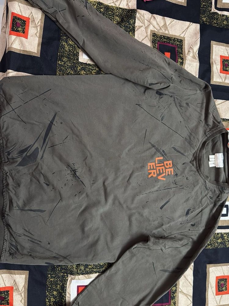 Funky Sweat Shirt