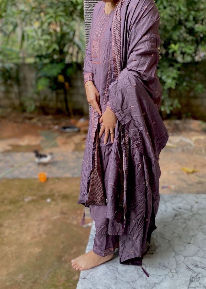 Elegant Purple Embroidered Kurta Set
