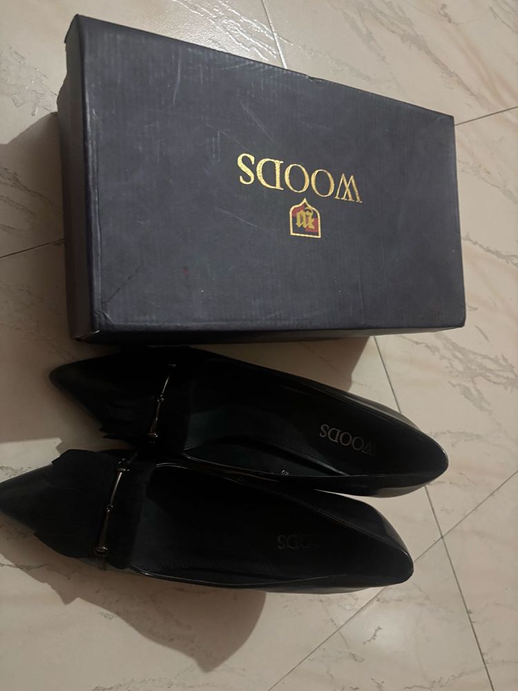Woods Black Leather Flats