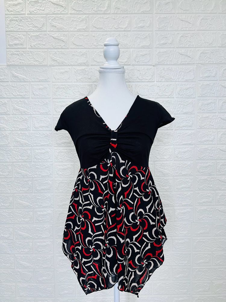 Assorted Brands Black And Red LacePeplum Tunic Top