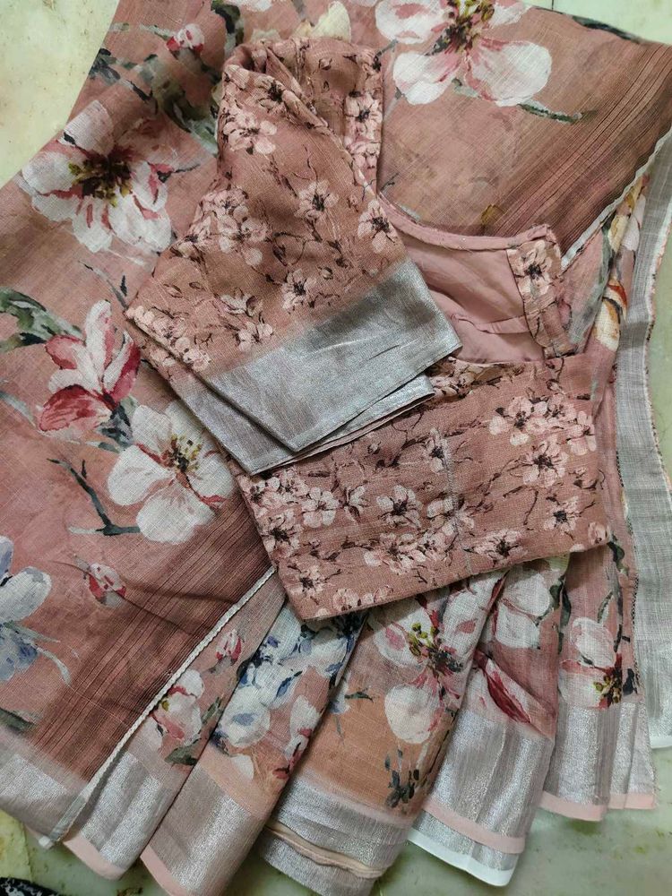 Nice Flower 🌺 Print Saree With Blouse
