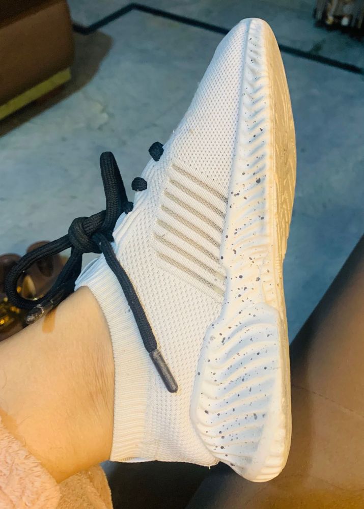 White Fashion Sneakers💕🐣