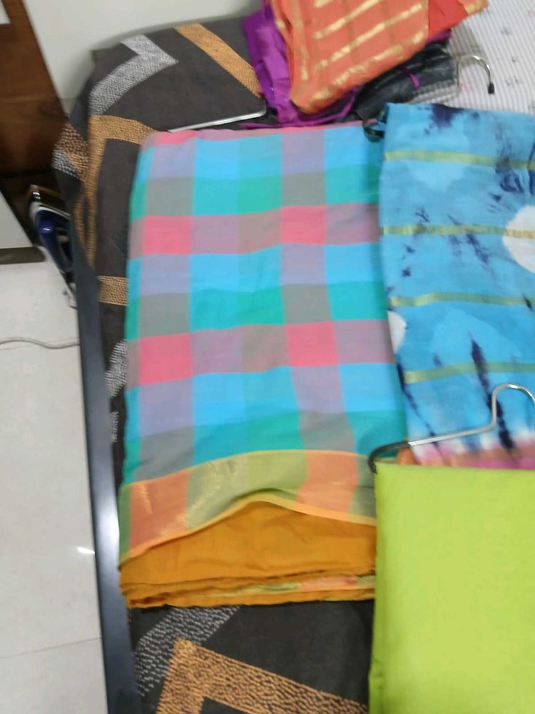 Sarees With Extra Blouse