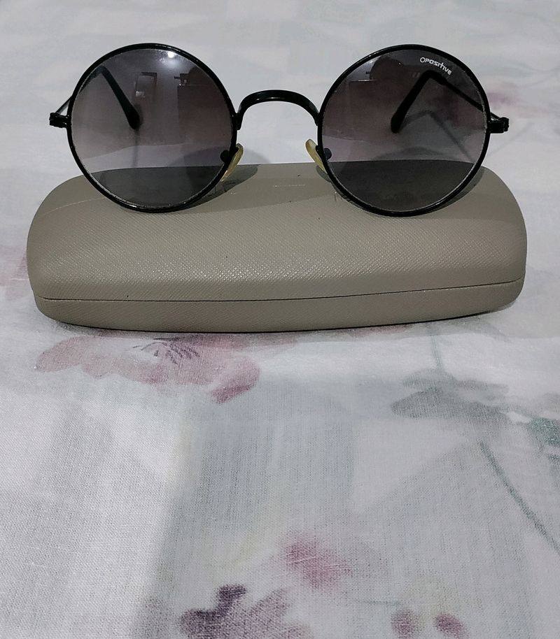 Sunglasses_907597_9926