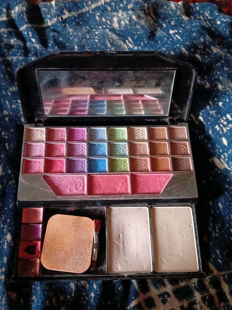 Eyeshadow Palette