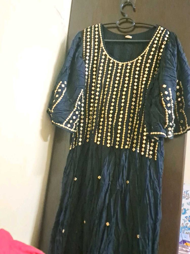 Black Embroidered Kurta
