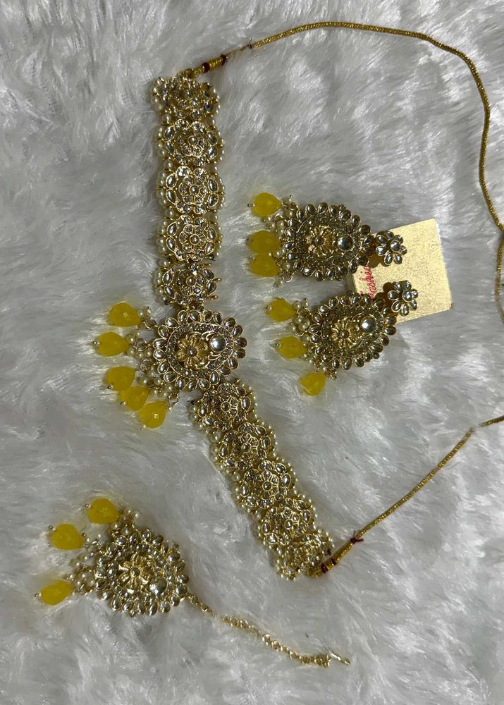 Elegant Gold-Tone Jewelry Set