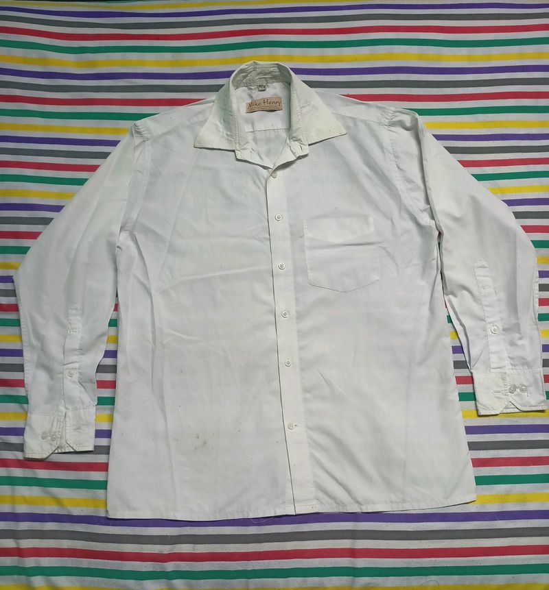 MIKE HENRY Solid Spread Collar Formal Shirt