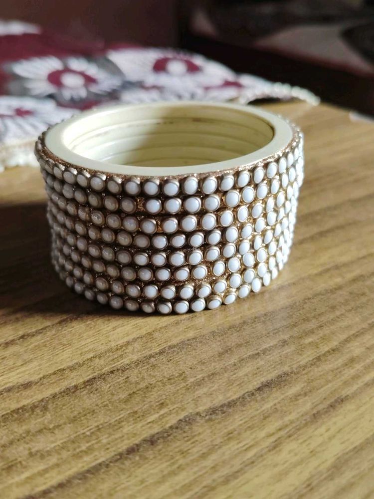 White &amp; Gold Bangle Set