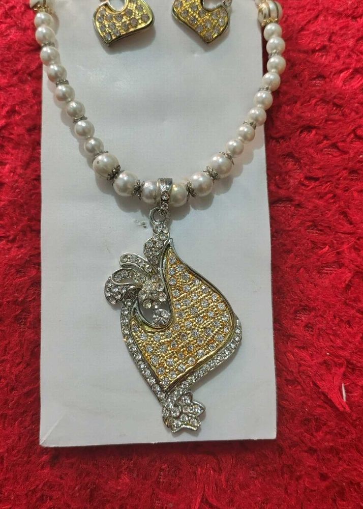 Pearl Necklace &amp; Earring Set