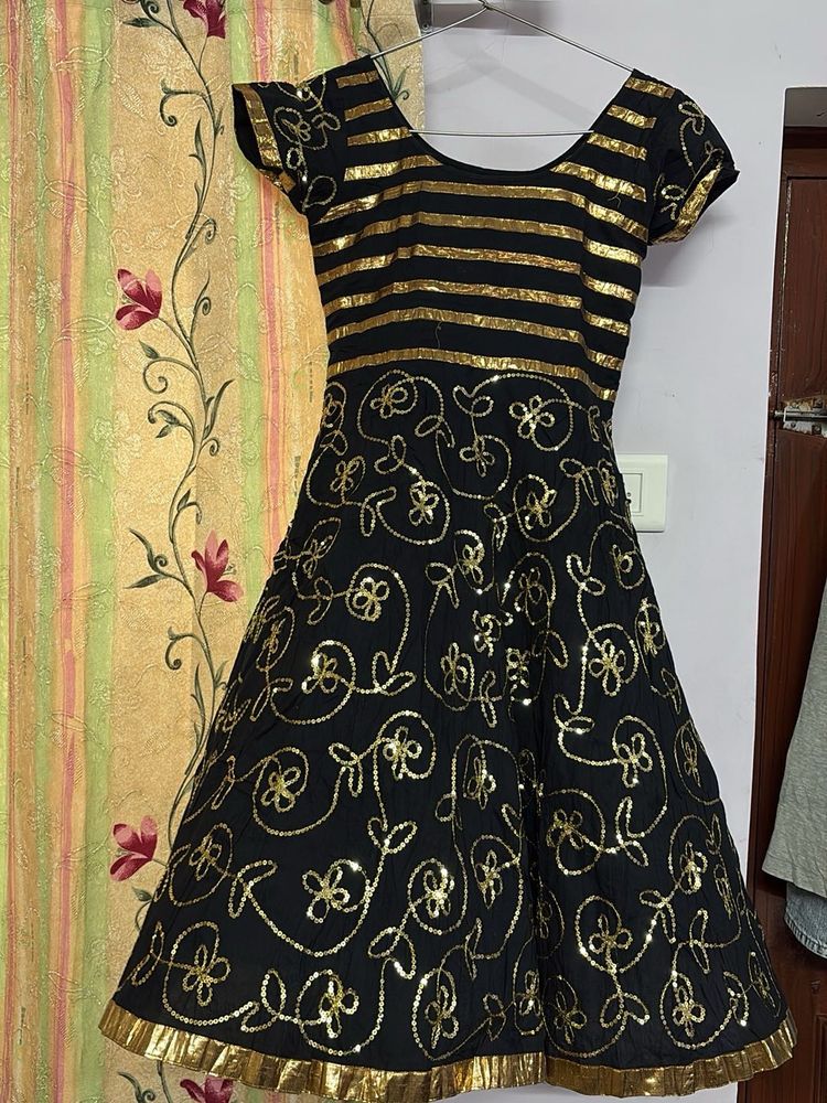 Black &amp; Gold Ethnicsuit with dupatta