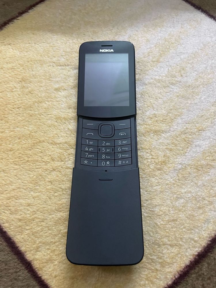 Vintage Nokia 8110 4G Banana Phone