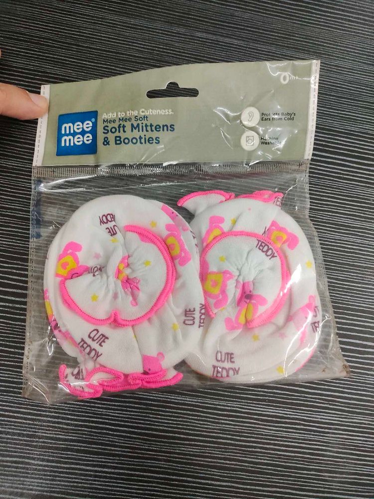 Mee  Soft Mitten And Booties Set