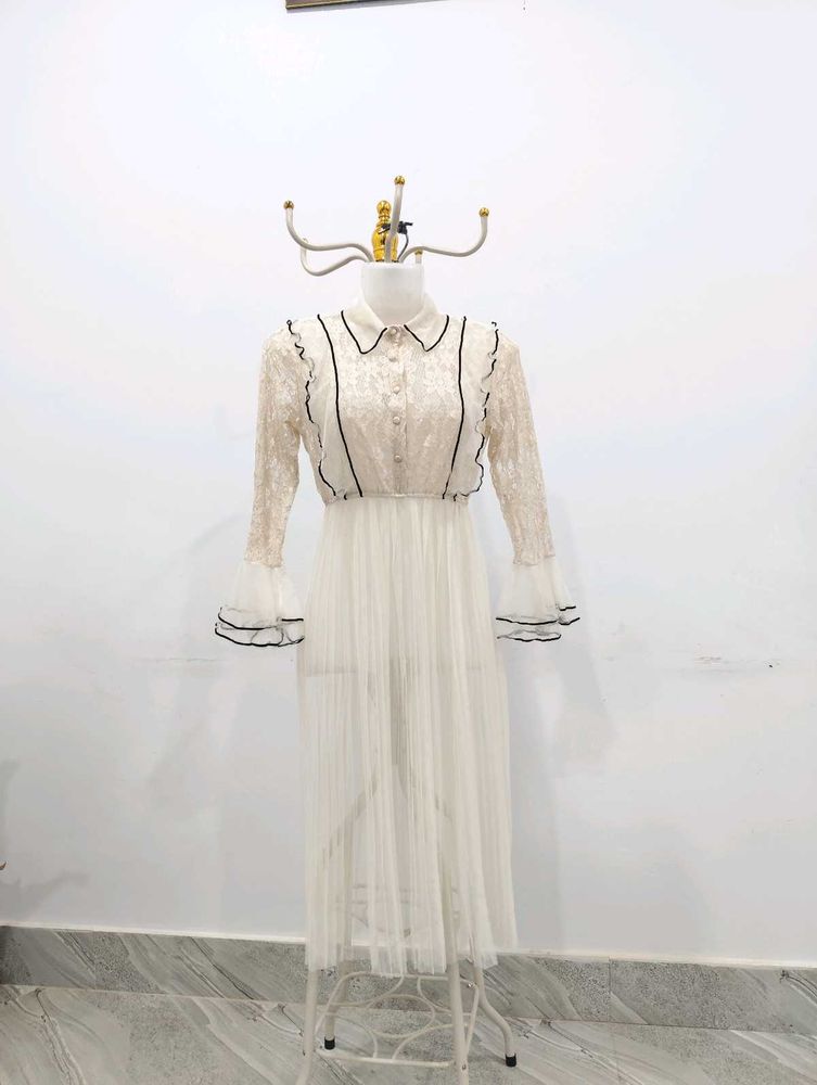 Elegant Lace Midi Dress