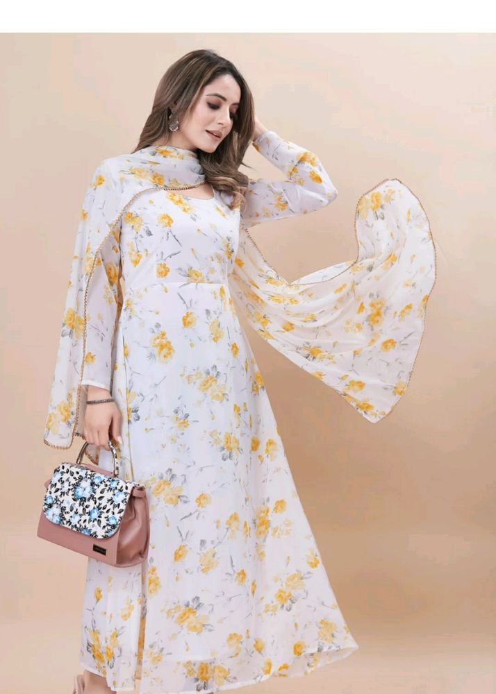 WOMEN&#39;S GOWN &amp; DUPATTA ( Totally New )