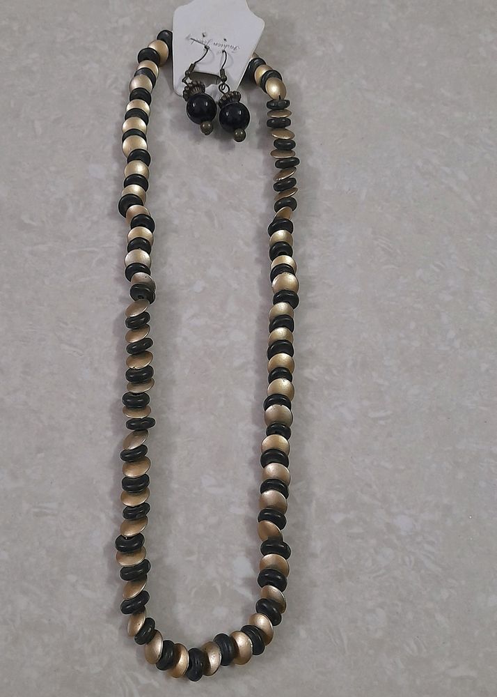 Black &amp; Golden|NECKPIECE + EARRING Set