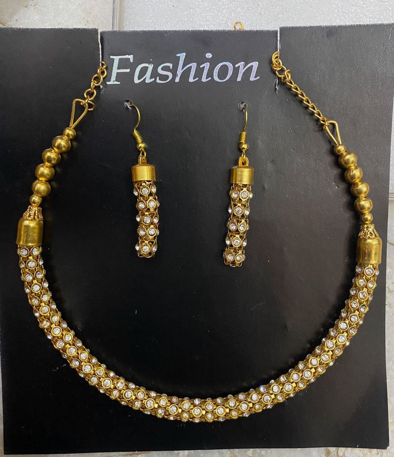 Golden Neckfit Necklace Set