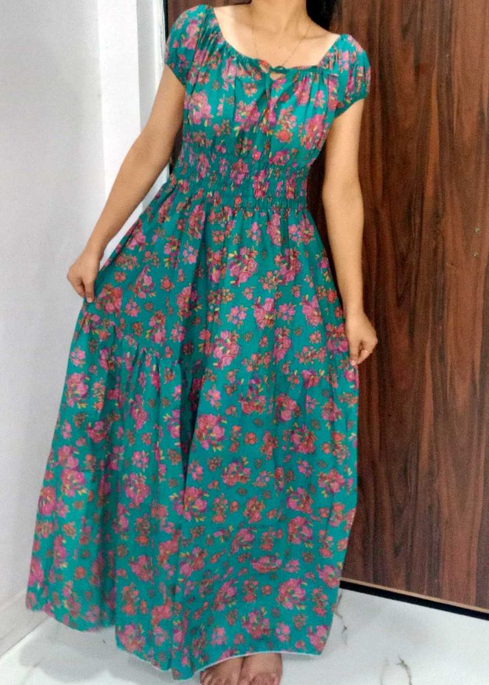 Very Girly &amp; Feminine Dress