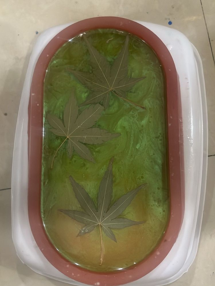 Resin Tray with Maple Leaves