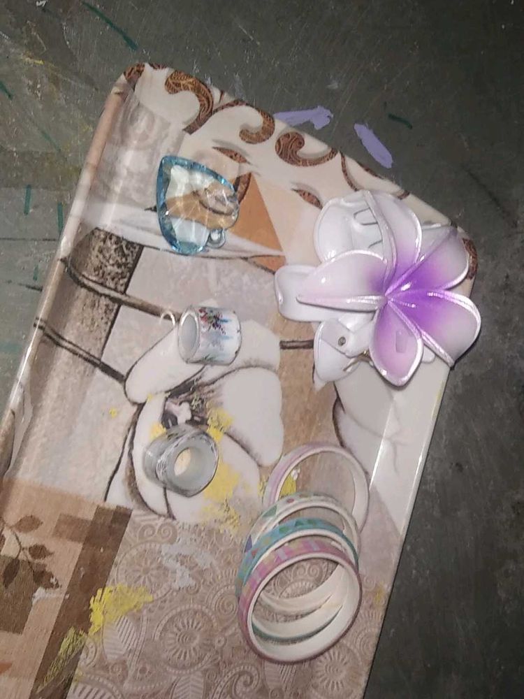 flower cluture and tapes with a charm