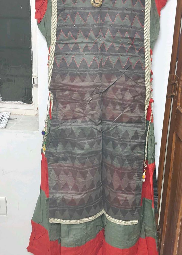 Round kurta with straight cut