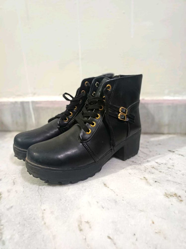 Beautiful Chunky Black Boots