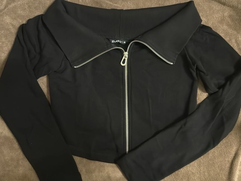 Black Zip-Up off shoulder top