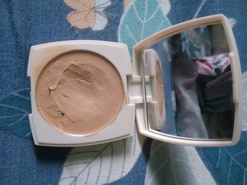 FLICKA FOUNDATION SHADES-02 Free Gift🎁