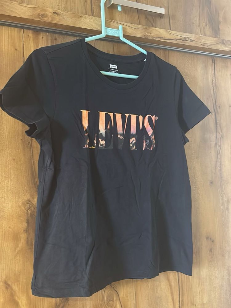 Levi's Graphic Tee