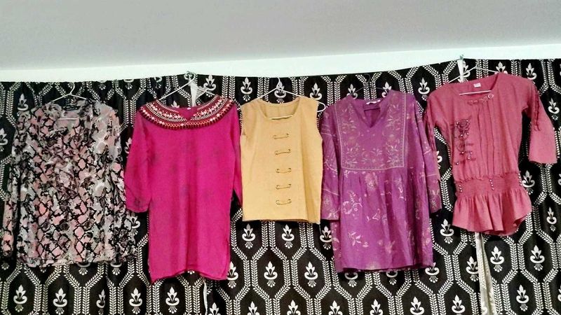 Assorted Women&#39;s Tops - Bundle Deal😍