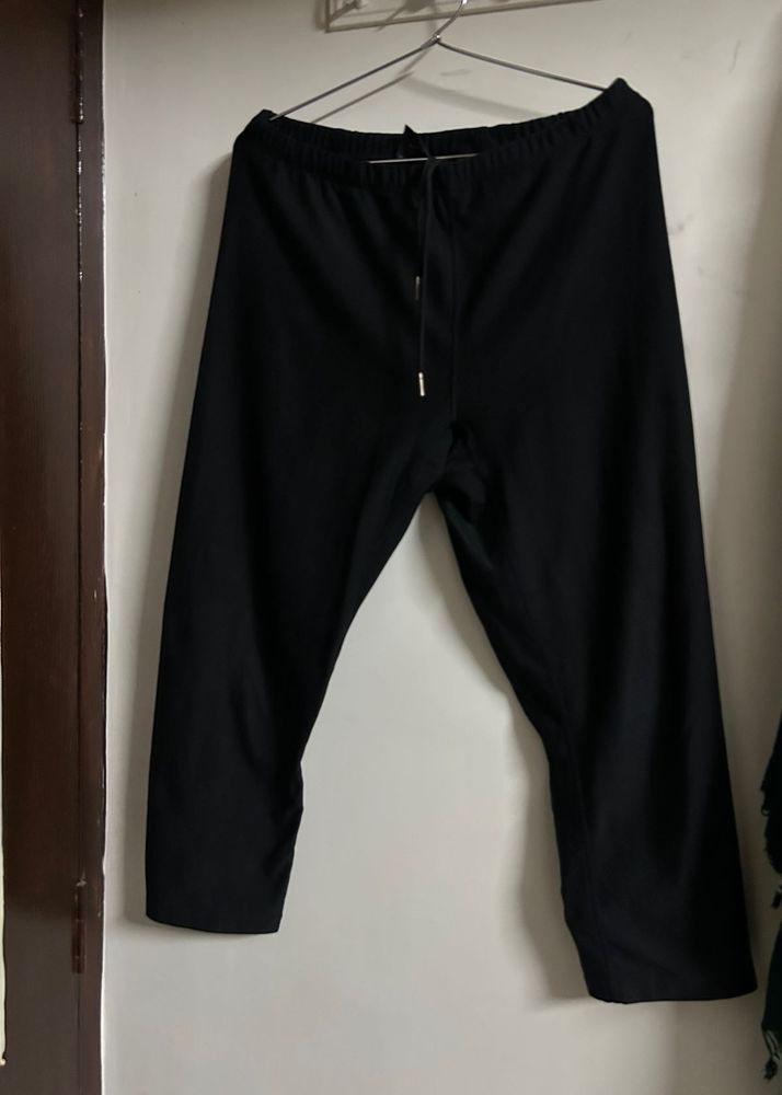 Gym Tights ( Capri)