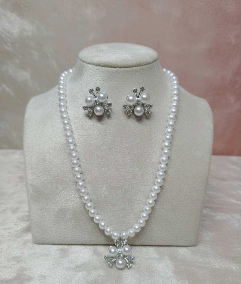 Pearl Necklace &amp; Earring Set