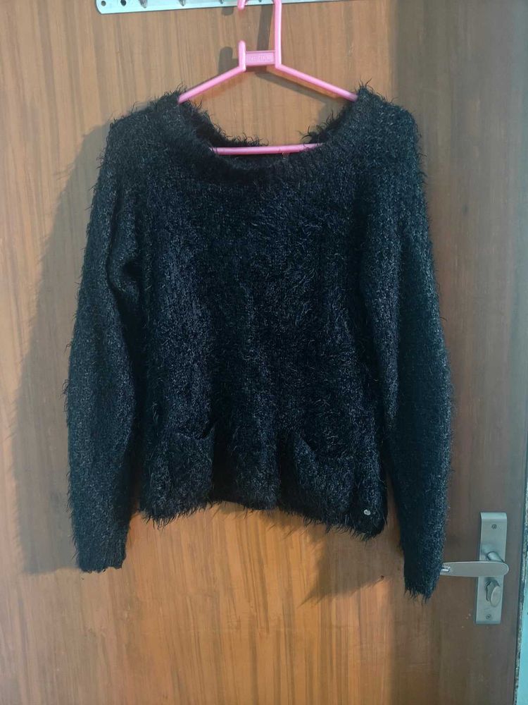 Black Rugged Pullover